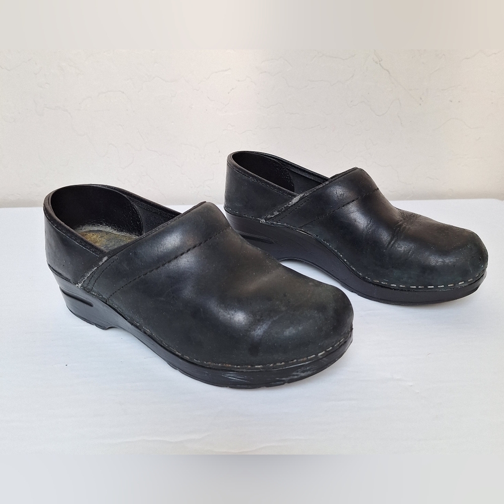 Dansko Womens Black Clogs Professional Oiled Leather Medical Nurse Work Size 6